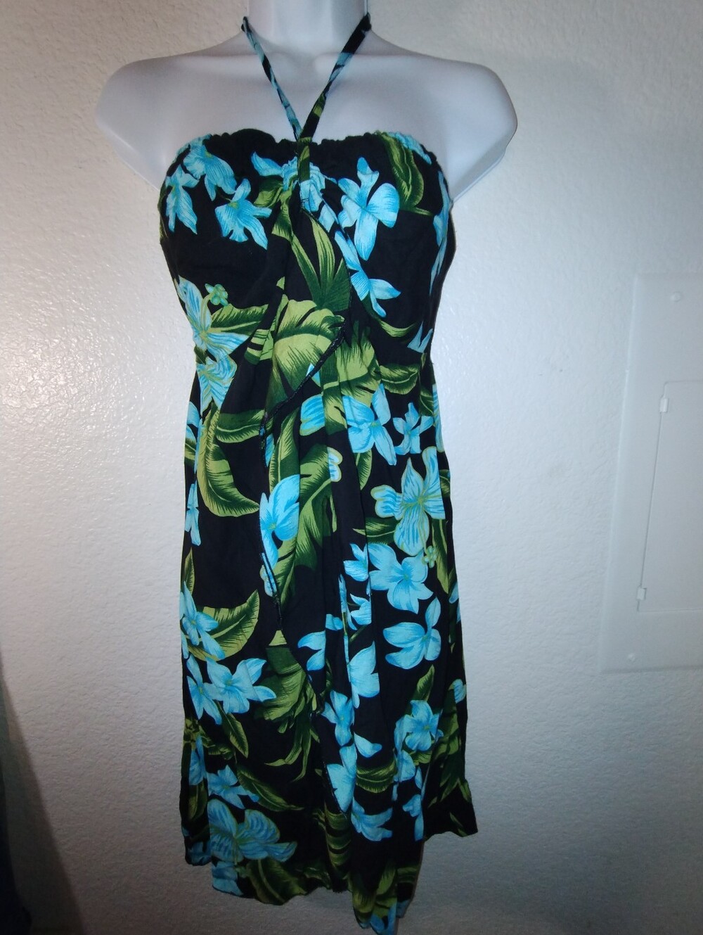 Hawaiian Dress OSFM Black Blue Green Flowers Leaves Tie Neck